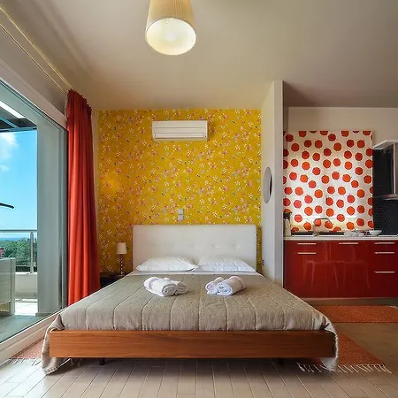 Sea View With Pool Apartman