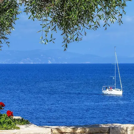 Sea View With Pool Apartment *